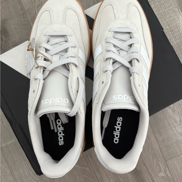 Adidas Barreda Sneakers Gray / White / Gum - Size 9 Men's NEW - Picture 8 of 8